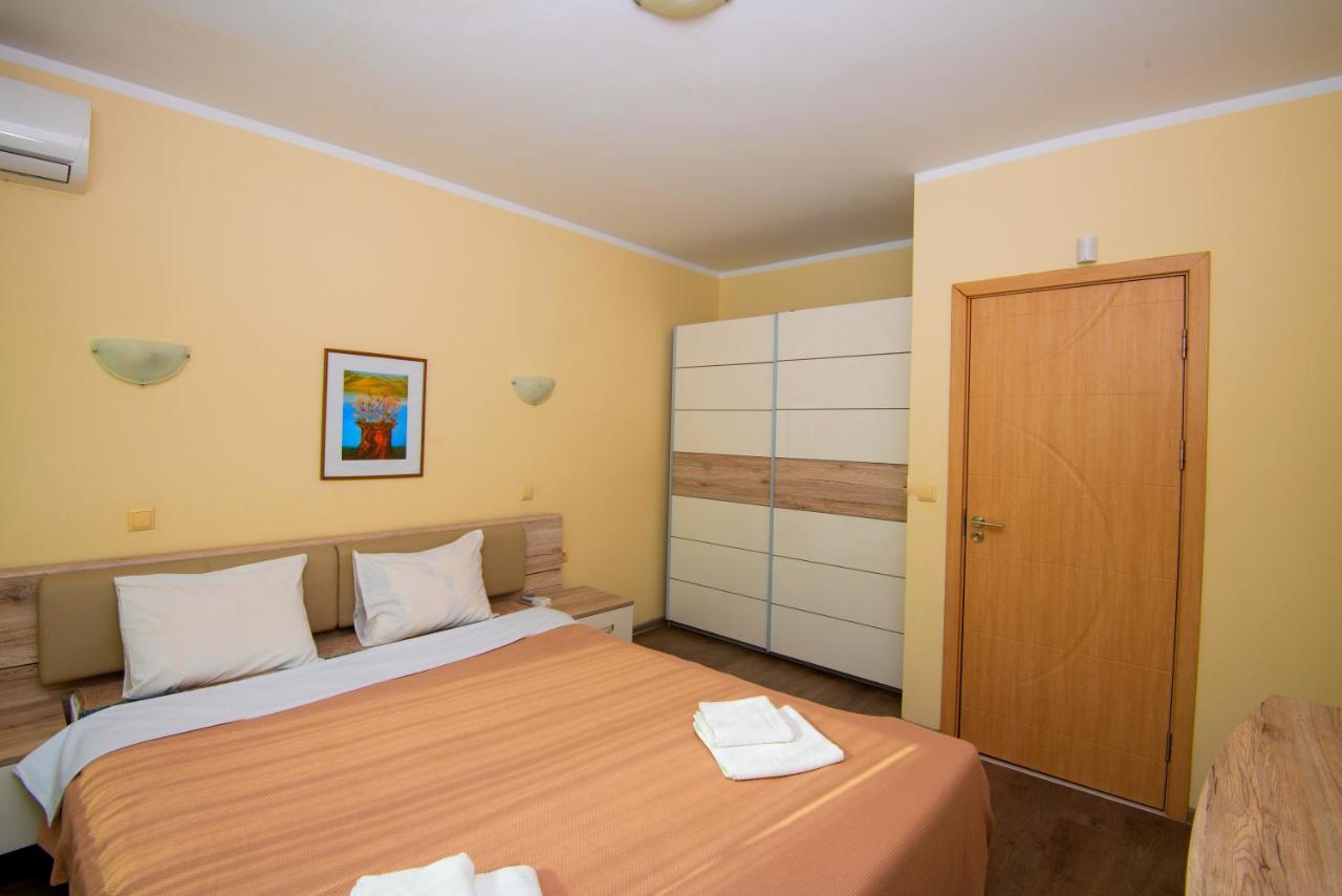 Evi 2 Apartment *